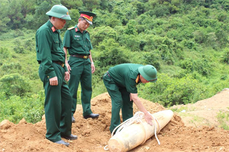 Hủy nổ an toàn quả bom nặng gần 250kg