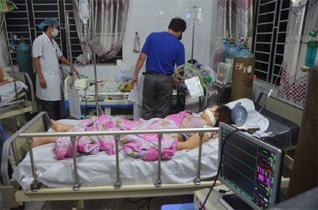 Nỗ lực cấp cứu các nạn nhân 