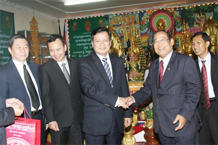 Khảo sát, tu bổ, tôn tạo tượng đài hữu nghị Việt Nam - Cam-pu-chia