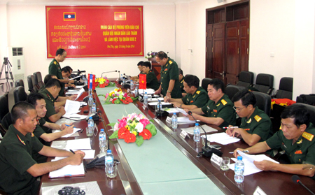 Đoàn cán bộ, phóng viên báo chí QĐND Lào thăm và làm việc tại Quân khu 2