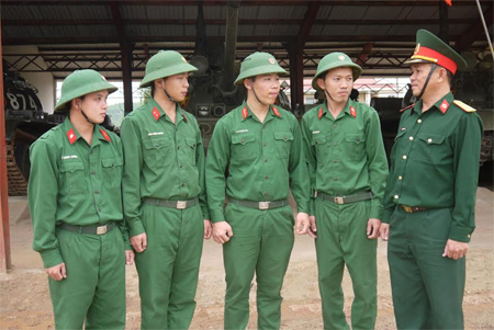 Bộ đội Lữ đoàn Tăng-Thiết giáp 574 tham gia hiến máu cứu người