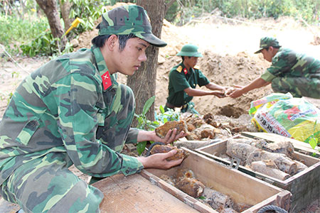 Bồi dưỡng bản lĩnh, kỹ thuật cho chiến sĩ