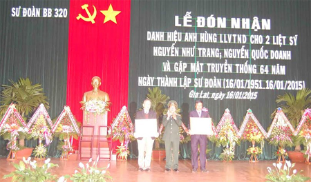 Đón nhận danh hiệu Anh hùng LLVT nhân dân cho 2 liệt sĩ