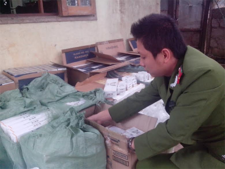 Quảng Trị: Phát hiện vụ vận chuyển hàng ngàn gói thuốc lá lậu