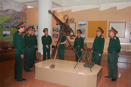 Chủ động trong nghiên cứu và tham mưu chiến lược về quốc phòng