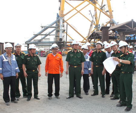 Bài 1: Chiến công thầm lặng