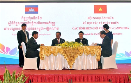 Đồng lòng xây dựng biên giới  hòa bình, phát triển