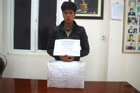 Bắt một đối tượng vận chuyển ma túy đá từ Trung Quốc về Việt Nam