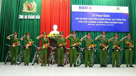 Công an tỉnh Khánh Hòa tiếp nhận 100 xe đạp tuần tra