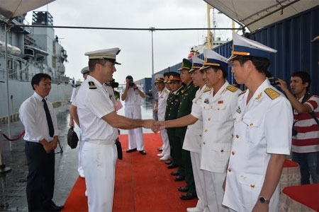 Tàu Hải quân Pháp - Vendémiaire cập cảng Tiên Sa (Đà Nẵng)