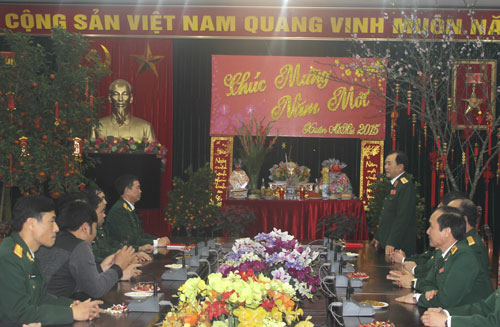 Thượng tướng Mai Quang Phấn kiểm tra, chúc Tết 5 cơ quan thuộc Tổng cục Chính trị