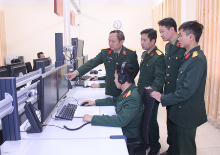 Những đôi mắt thức cùng mùa Xuân