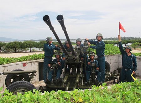 Ngày Xuân giữ đảo bình yên