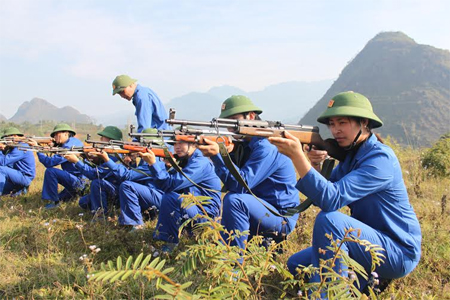 Đặt lên hàng đầu chất lượng chính trị