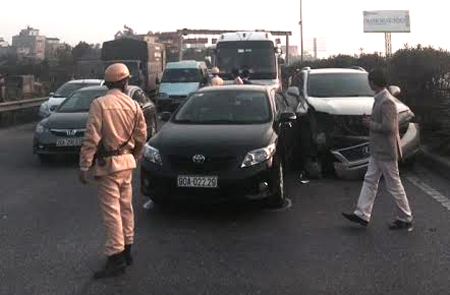 Tai nạn liên hoàn trên cao tốc Cầu Giẽ - Pháp Vân