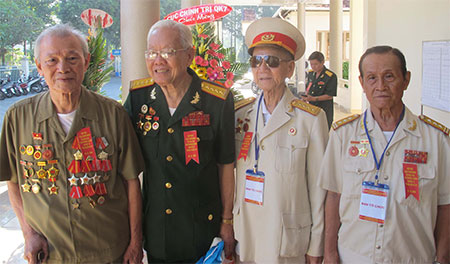 Nhớ Tết cháo nai giữa rừng...