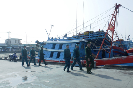 Bài 2: Khẳng định vai trò “sao vuông ba trong một”