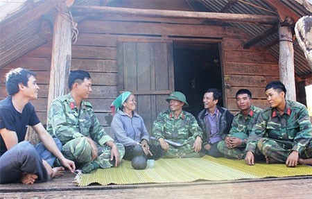 Giúp buôn làng nhiều việc thiết thực