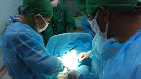 Mổ viêm ruột thừa cấp trên đảo Sơn Ca