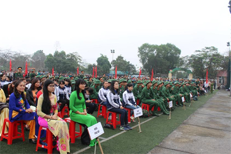 Ngày hội tòng quân trên quê hương Xô Viết