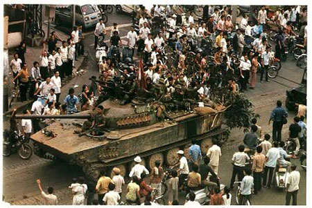 Đất nước trọn niềm vui 