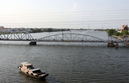 Kỳ 1: Những chiếc ghe có phép 