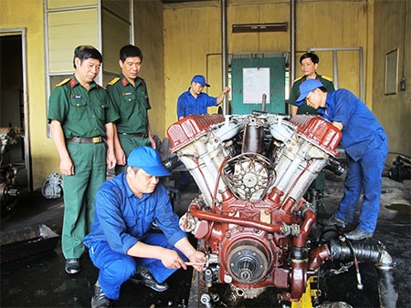 Sáng tạo trong sửa chữa ở Xưởng X203