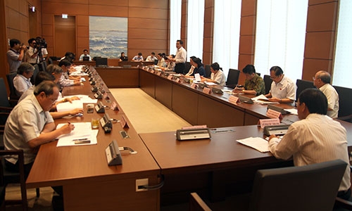 Có nên cho cơ quan thu giữ lại một phần tiền phí thu được?