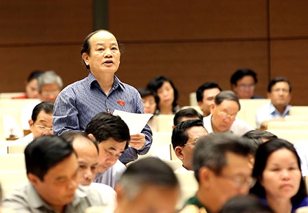 Tăng đại biểu chuyên trách để không “vừa đá bóng, vừa thổi còi”