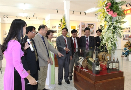 Nhiều hoạt động kỷ niệm 70 năm Cách mạng Tháng Tám và Quốc khánh 2-9