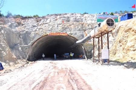 Tăng cường phối hợp gỡ vướng cho các dự án hạ tầng giao thông