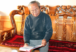 Người có công “mở bản”