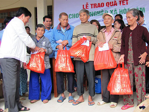 VÌ TẾT VUI, TẾT ẤM NGHĨA TÌNH