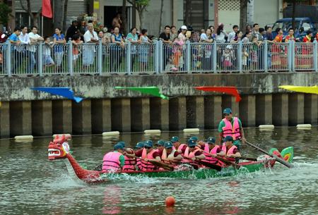 TP Hồ Chí Minh: 381 vận động viên tham dự giải đua thuyền truyền thống