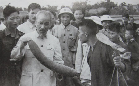 Chủ tịch Hồ Chí Minh với sự nghiệp xây dựng Đảng 