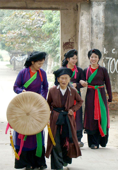 Chăm lo “báu vật nhân văn sống quan họ”