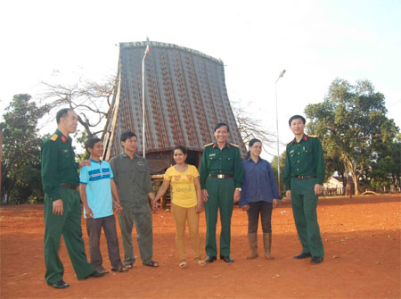 Như rừng Tây Nguyên hướng về mặt trời