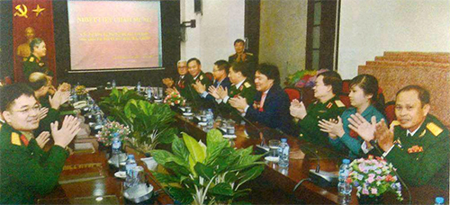 Ngôi nhà và những bông hoa 