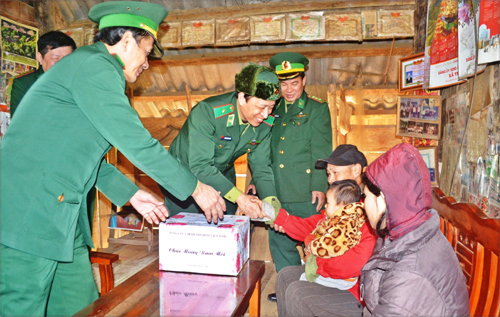 Đem mùa xuân đến biên cương