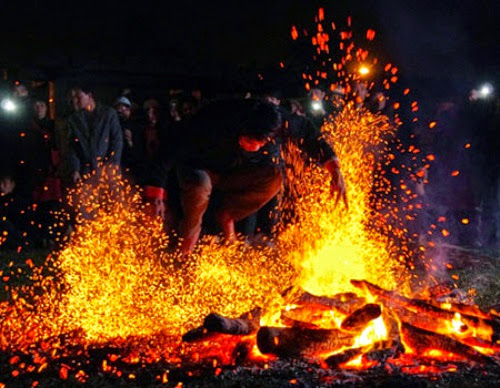 Xuân đến vui cùng Lễ hội nhảy lửa của người Pà Thẻn