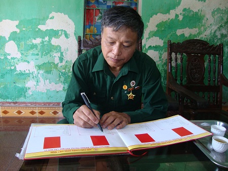 Hai vai nặng tình đồng đội