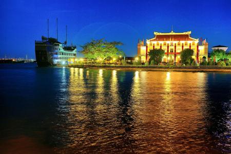 “Nhớ ghé Bến Nhà Rồng...”