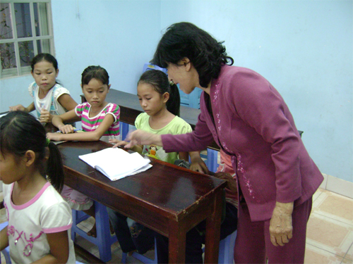 Người “gieo chữ” ở xóm Chài