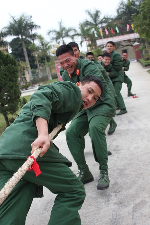 Trò chơi kéo co luôn nhận được sự cổ vũ cuồng nhiệt.