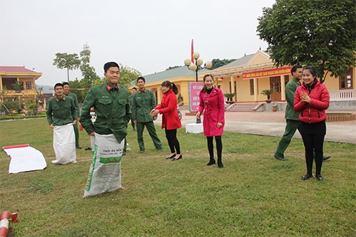 Cùng đua tốc độ với trò chơi “nhảy bao bố”.