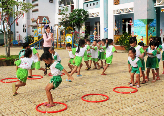 Mang xuân đến với đồng bào Chơ Ro