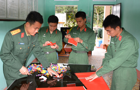 CÔNG CHỨC VÀO XUÂN