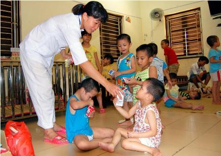 Người mẹ của những trẻ em khuyết tật