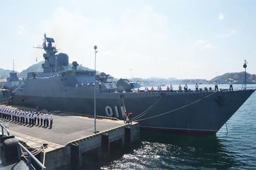 Tàu 011 Đinh Tiên Hoàng rời Cảng Cam Ranh dự duyệt binh tàu quốc tế tại Ấn Độ và thăm Singapore