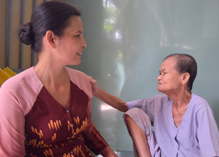 Người “mẹ” của 50 cụ già